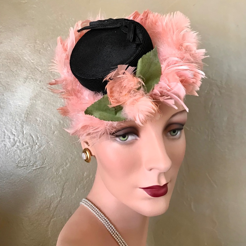 AMAZING 1930s DESIGNER FRANK PALMA BLACK STRAW TOY TILT HAT WITH PINK FEATHERS